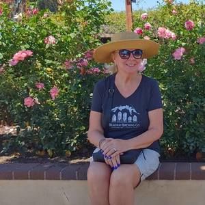 Meet your Posher, Debbie